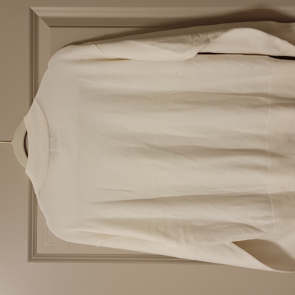 Women's Top. - Picture 5 of 5
